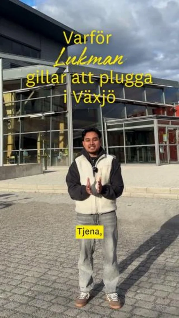 Hej på er och hoppas allt är bra med er, med mig är det strålande! 

I den här videon lyfter jag fram det bästa med att plugga i Växjö. Termen "Campusbubblan" är något man snabbt får lära sig när man väl börjar på LNU och bubblan är ju det bästa med just campuset i Växjö.

Jag tycker att campus har ett bra utbud med olika typer av pluggställen, även fast jag främst föredrar att sitta i biblioteket så finns det gott om platser för de som gillar andra miljöer. 

Jag trivs bra här på campus och skulle starkt rekommendera detta campus till dig som vill känna på hur det är att leva som en riktig student!

Ha det gott så syns vi snart igen!
/Lukman