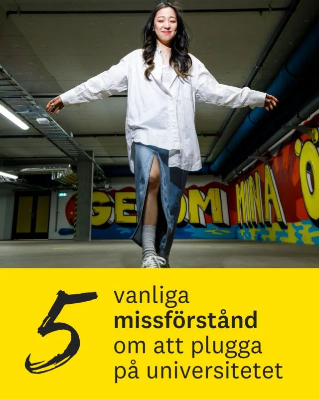 🎓 Att börja plugga på universitetet kan kännas stort – särskilt om man tror på alla myter…
Här är fem vanliga missförstånd vi gärna slår hål på.

Swipea för att se vad som inte riktigt stämmer