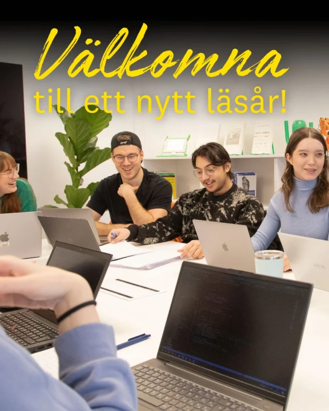 Välkommen till höstterminen 2025! 💛
Idag kickar vi igång terminen.

Är du ny student hos oss? 🧑‍🎓
Kolla gärna in checklistan för nya studenter på lnu.se/nystudent så att du inte missar något viktigt. 📚

Vi ser fram emot en termin full av nya möten, lärande och upplevelser! 🌟