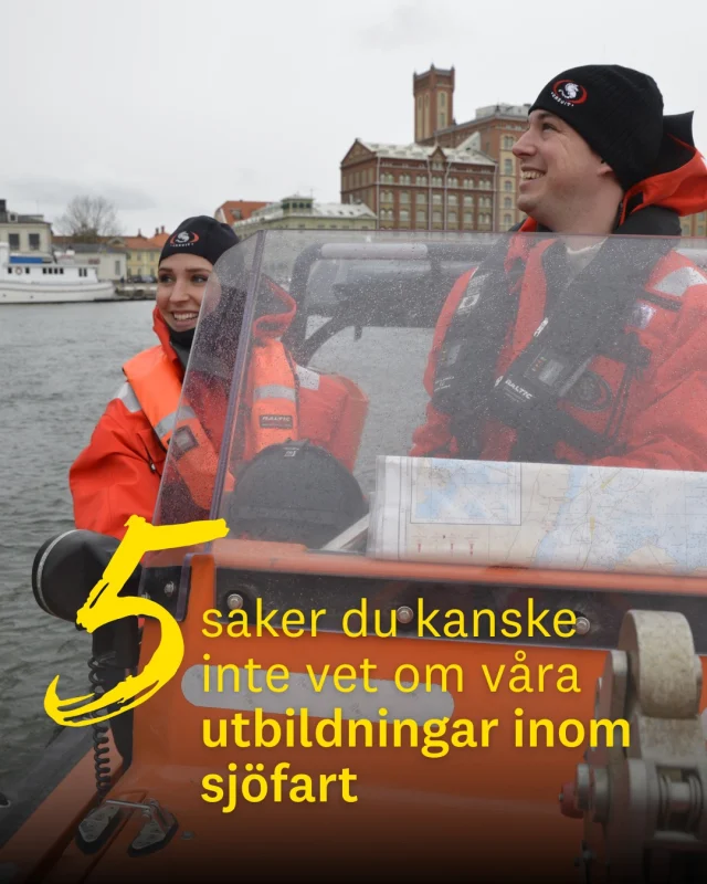 Sugen på en utbildning med teknik, praktik och världen som arbetsplats? Den här veckan dyker vi ner i sjöfart och visar hur det är att plugga till sjökapten eller sjöingenjör hos oss i Kalmar. 

Här är fem saker att ha koll på: