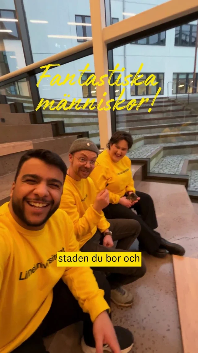 För tre år sedan visste jag knappt var Kalmar låg på kartan. Idag kan jag däremot säga att staden har blivit som ett andra hem för mig. Här har jag fått uppleva så mycket nya människor, nya möjligheter och många minnen som jag kommer bära med mig länge. I den här videon delar jag med mig av min resa och mina upplevelser här i Kalmar. 💛

/ Aziz, student på mediekreatörprogrammet