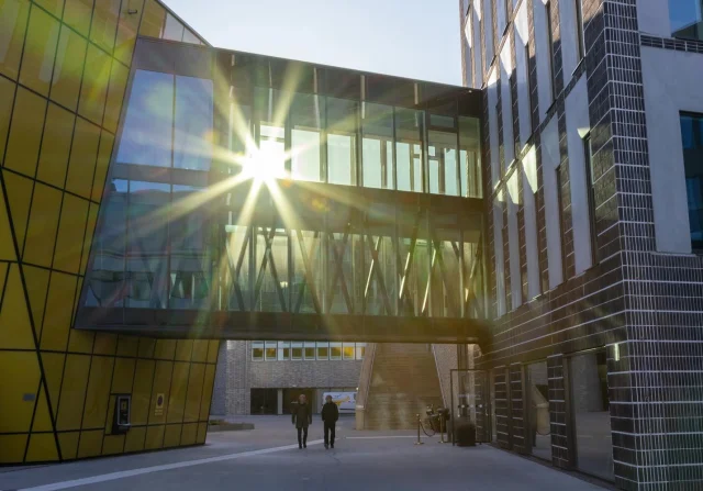 Glad Valborg!🥳 Vi firar vårens ankomst med några färska bilder från våra båda campus i Kalmar och Växjö🌸