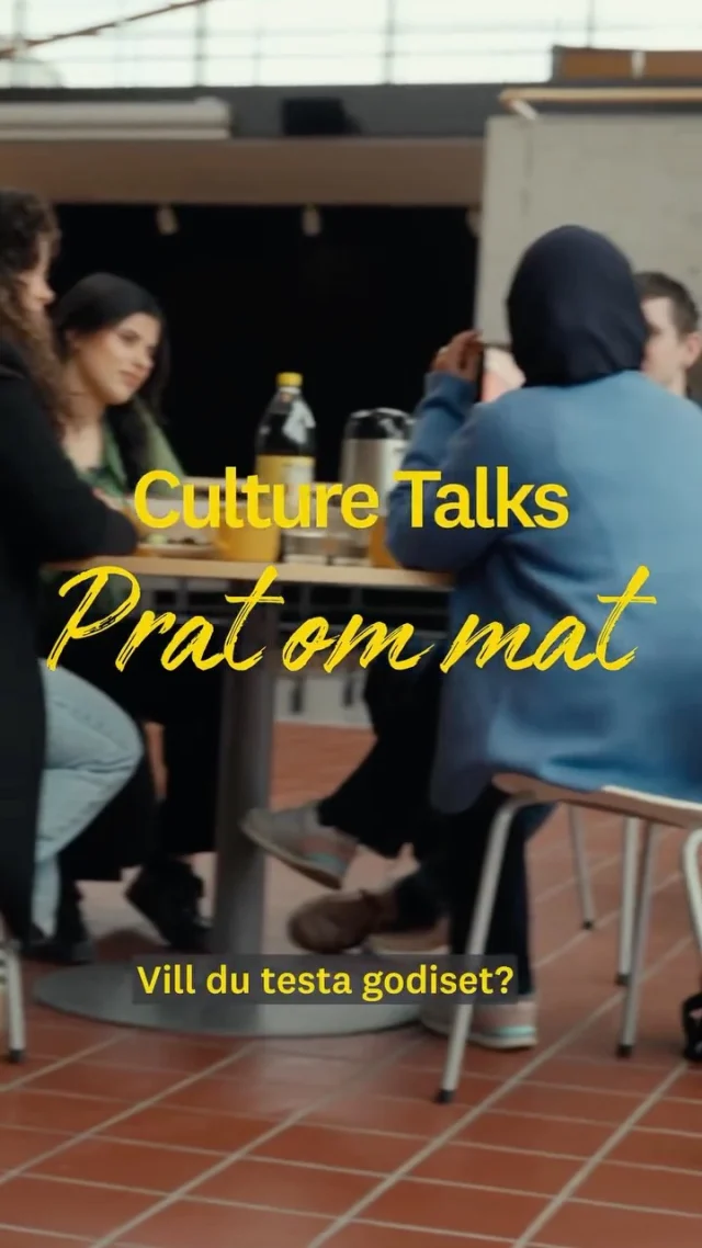 Hur är det egentligen att vara internationell student på Linnéuniversitetet – och i Sverige? 🌍

I vår nya serie Culture Talks möts studentambassadörer från olika delar av världen för att prata om studentlivet, kultur och livet i Sverige.

Vad känns ovant? Vad överraskar? Och vad blir de nyfikna på att testa?

Nya avsnitt släpps varje vecka – håll utkik 👀