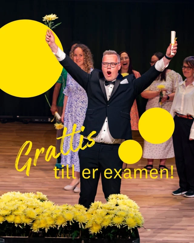 Vilken stämning under årets avslutningsceremonier för våra magister- och masterstudenter!

I både Kalmar och Växjö firades examen med tal, livemusik, stipendieutdelning och mingel i sommarvärmen.

Stort grattis till alla er som tog examen. Vi önskar er varmt lycka till med allt som väntar!

PS: Har ni bilder från era avslutningar och vill dela dem i våra sociala medier? DM:a dem gärna till oss. Se bara till att alla som syns tydligt på bilden har godkänt att den kan publiceras i våra sociala medier.