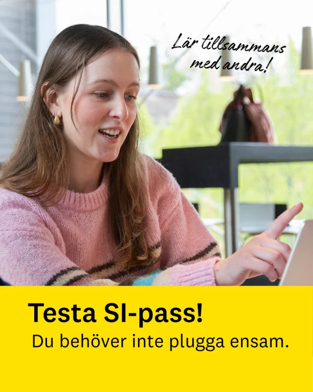 Det kan ta tid att komma in i studierna, och du är inte ensam om att känna så. 

På SI-pass träffar du andra studenter och en SI-ledare som redan har läst kursen. Genom diskussioner och samarbete hjälps ni åt att förstå kursinnehållet bättre.

Ett smart sätt att utveckla både studietekniken och lärandet tillsammans med andra.

Läs mer om SI-pass och se vilka utbildningar som erbjuder det på Lnu.se.