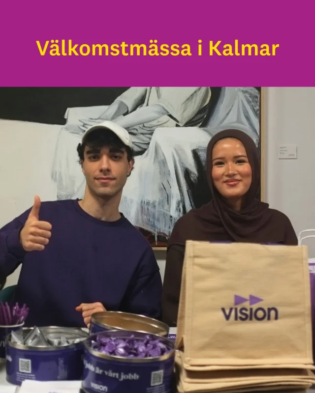 I går fylldes campus Kalmar av studenter som passade på att träffa företag, föreningar, myndigheter och andra organisationer under välkomstmässan. En bra möjlighet att nätverka, ställa frågor och upptäcka allt som studentlivet har att erbjuda.

Välkomstmässan arrangeras  av @linnekaren.kalmar, och självklart fanns även studentföreningarna på plats för att välkomna alla nya studenter.

Tack till alla som gjorde dagen så lyckad! 💛
